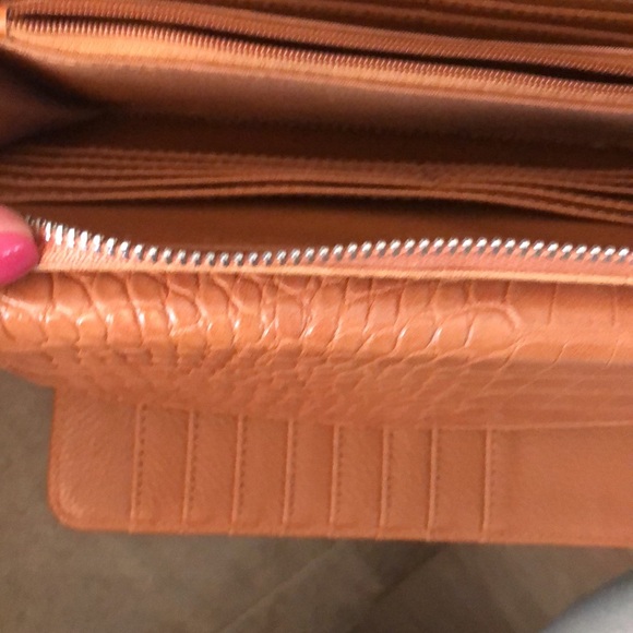 Hello 3 am clutch. Rich leather. With strap. - Picture 3 of 6